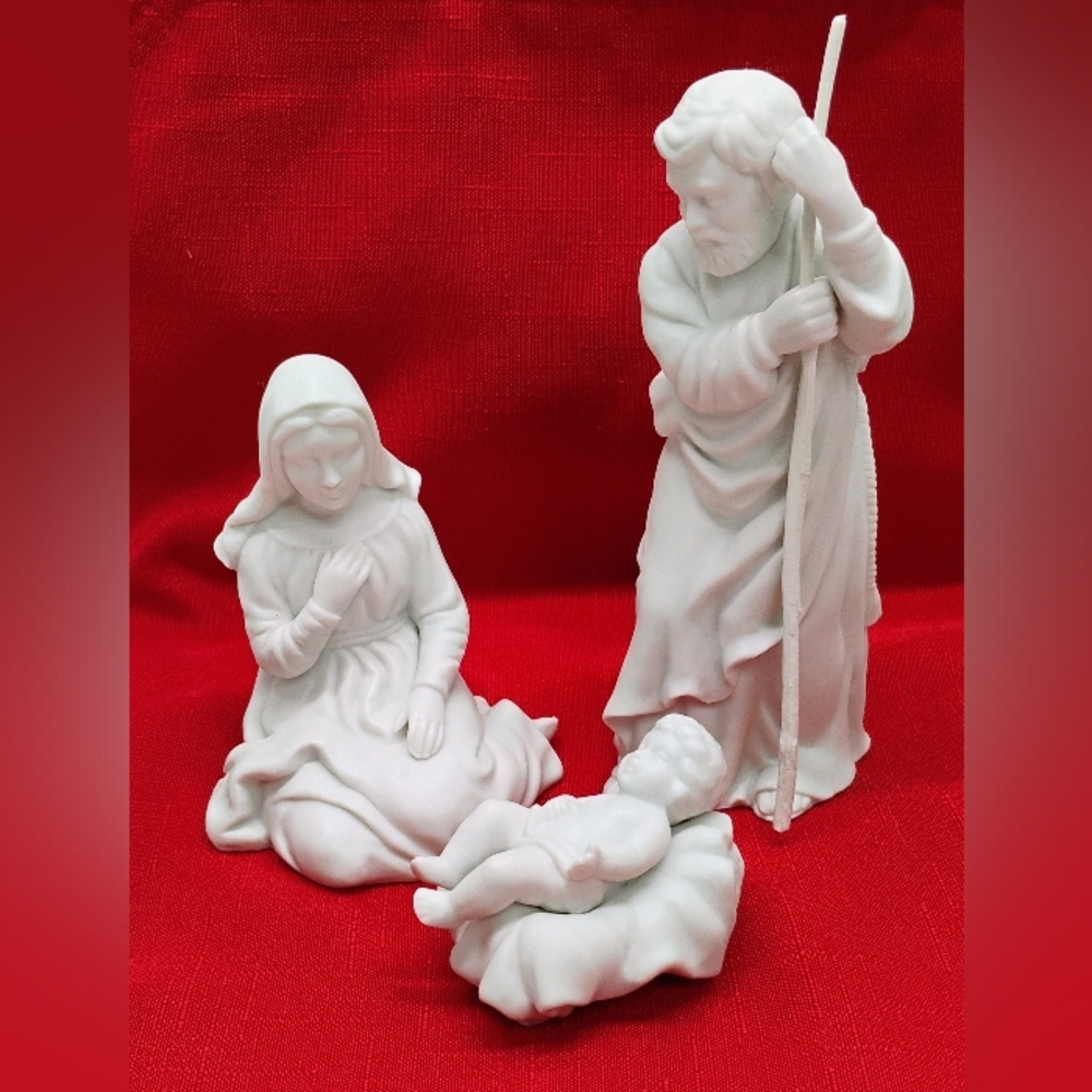 Vintage 1981 Avon Nativity Figurines Set Of Three Christmas Decor Q-3